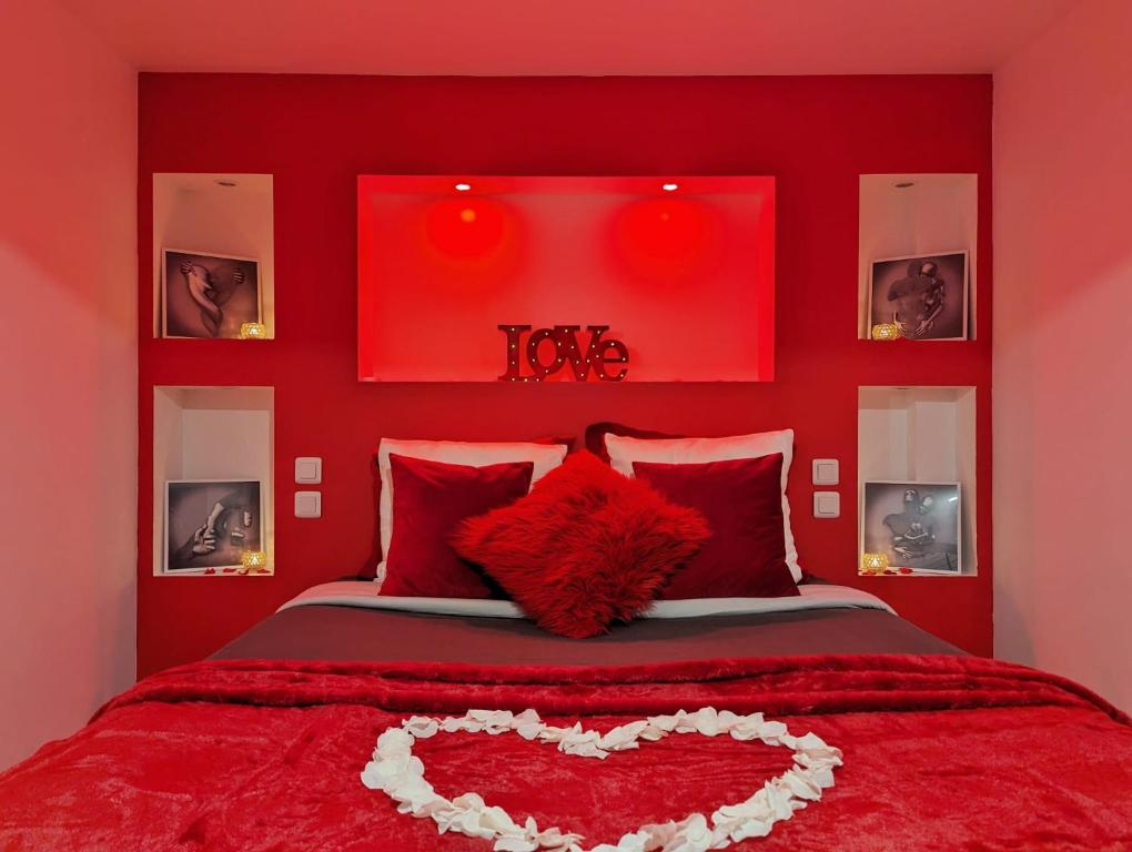 Splendide suite Love Room — love room à Villeneuve de la Raho