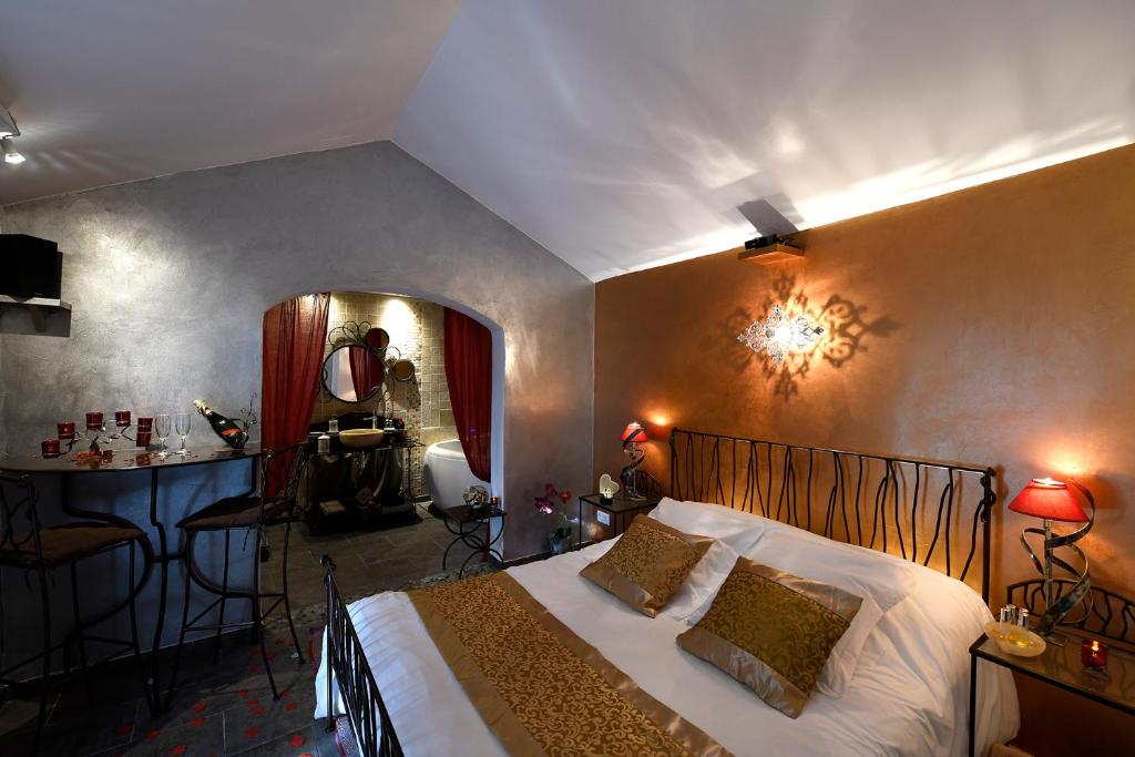 Une Parenthèse pour Deux — love room à Beaucaire (18km)
