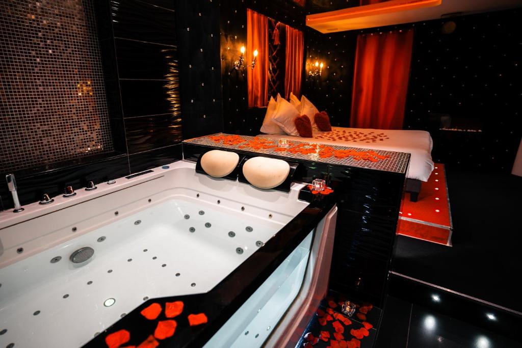 Le Cabaret VIP Spa — love room à Lyon 7
