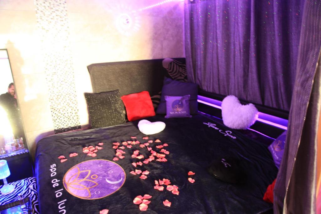 Spa De La Lune — love room à Clichy-sous-Bois