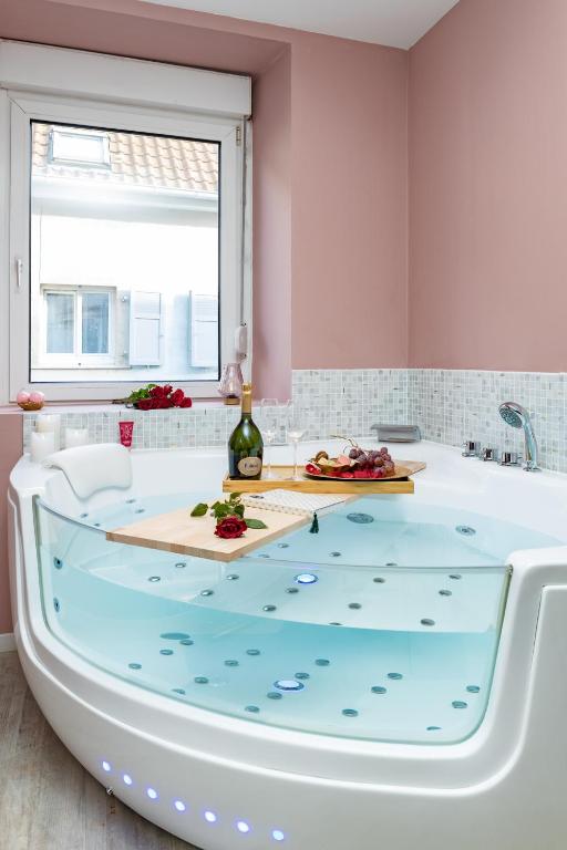 Romantic Suite & Spa — love room à Mulhouse