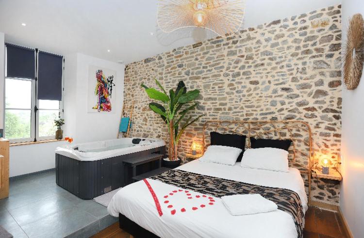 Profitez d'une douce nuit — love room à Fougères