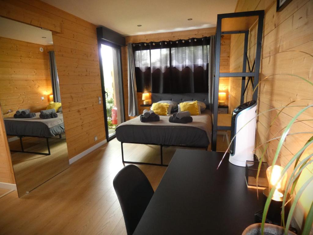Cottage chaleureux — love room à Saint-Coulitz