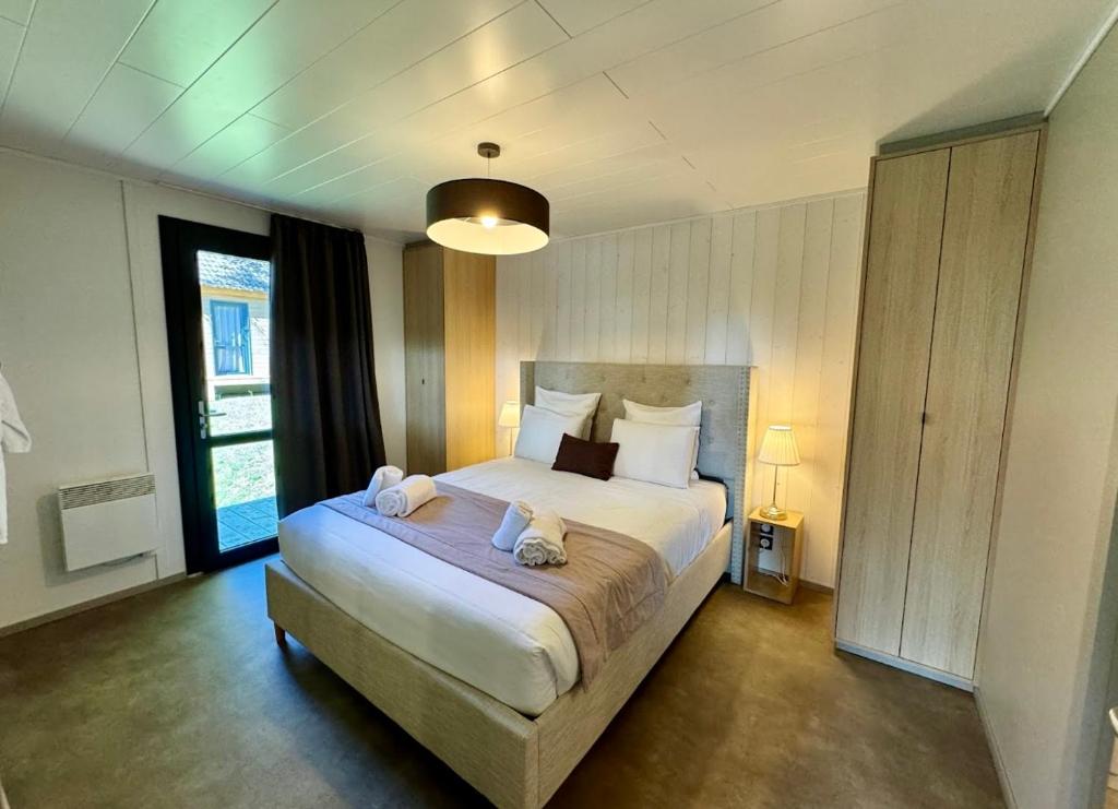 Domaine Les 2 Mondes — love room à Gerzat (12km)