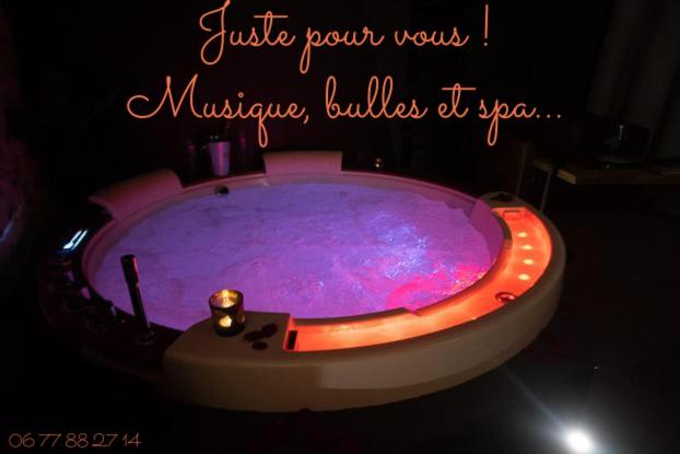 LOVE Suites & SPA "Le Chai" — love room à Médis (8 km)
