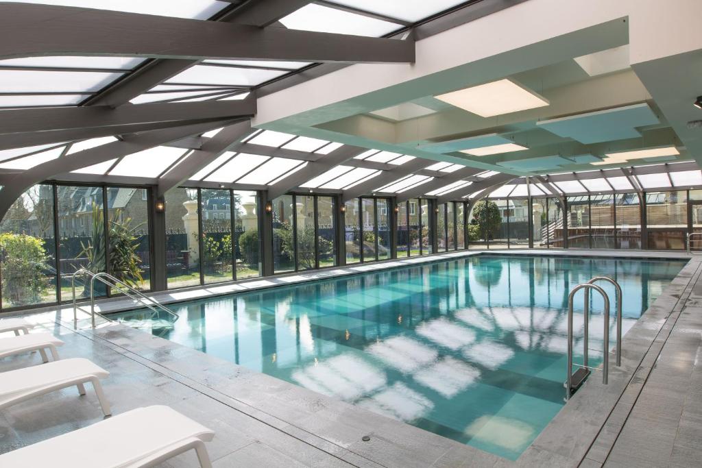 Grand Hôtel Des Thermes — love room à Saint-Malo
