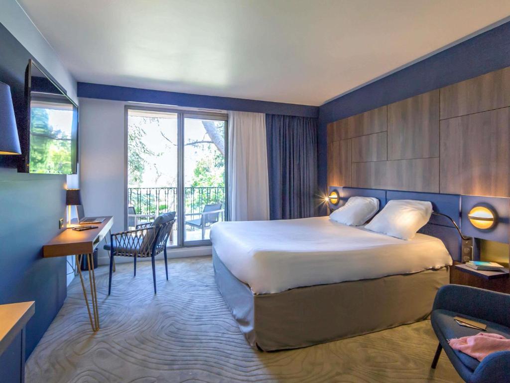 Mercure Marseille Centre — love room à Marseille