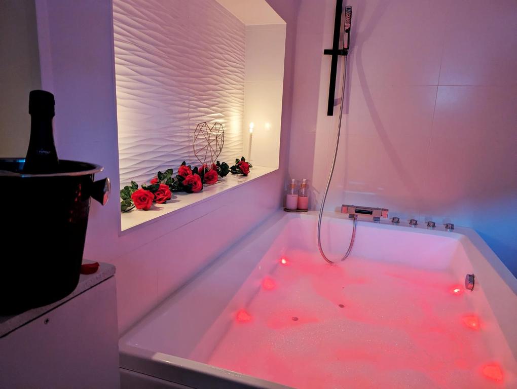 Suite 50 Nuances — love room à Perpignan (6km)