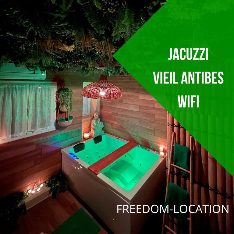 Appartement Jacuzzi Balnéo — love room à Antibes (27km)