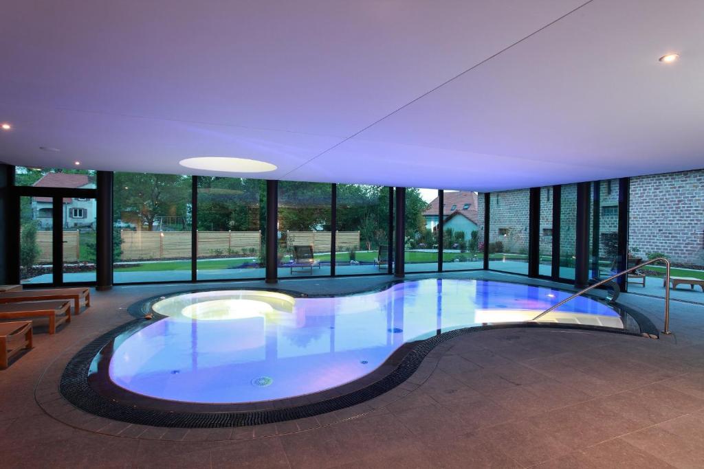 L'auberge Du Cheval Blanc — love room à Lembach
