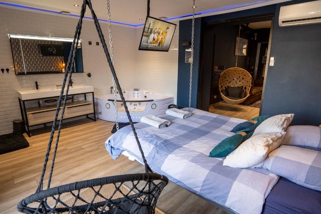 Le Temps Suspendu — love room à Valenciennes