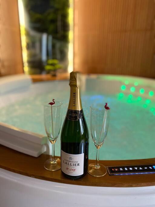 Esprit BALI — love room à Mulhouse