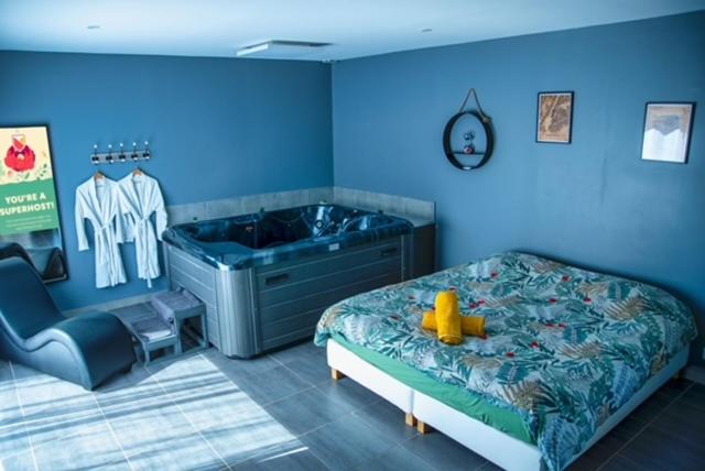 La Parenthèse — love room à St-Bauzille (19 km)