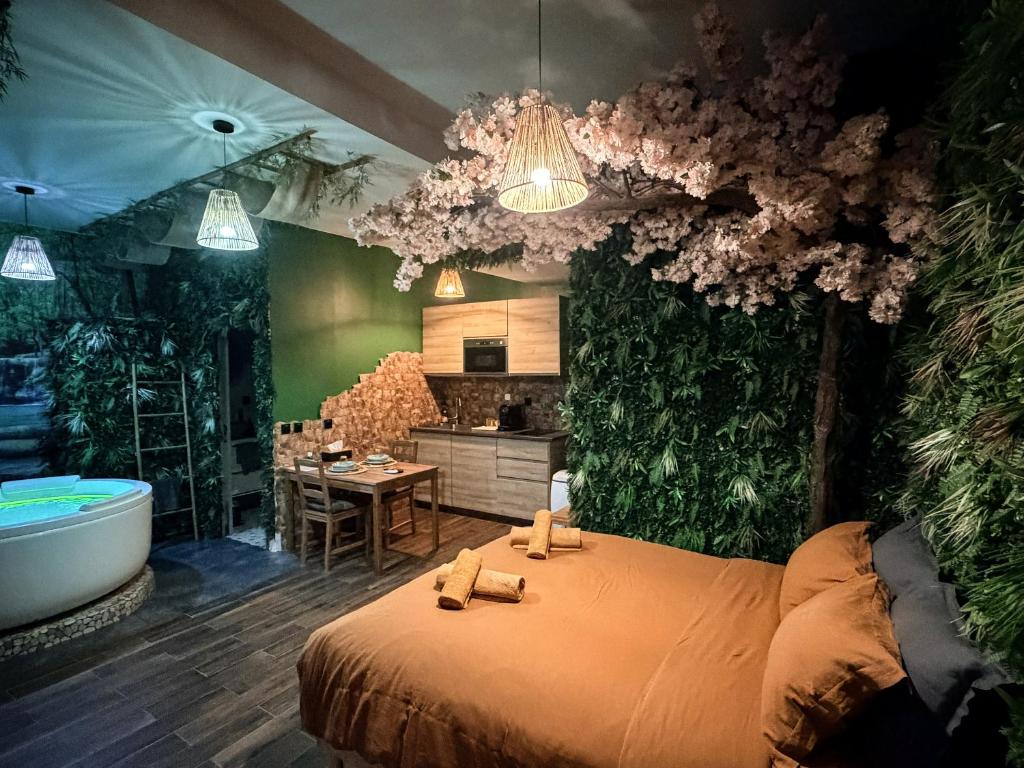 New Jacuzzi Jungle — love room à Narbonne