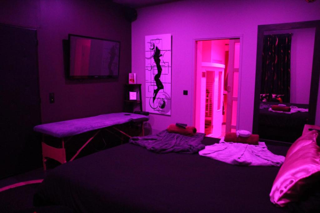 Secret 33 — love room à Floirac (5km)