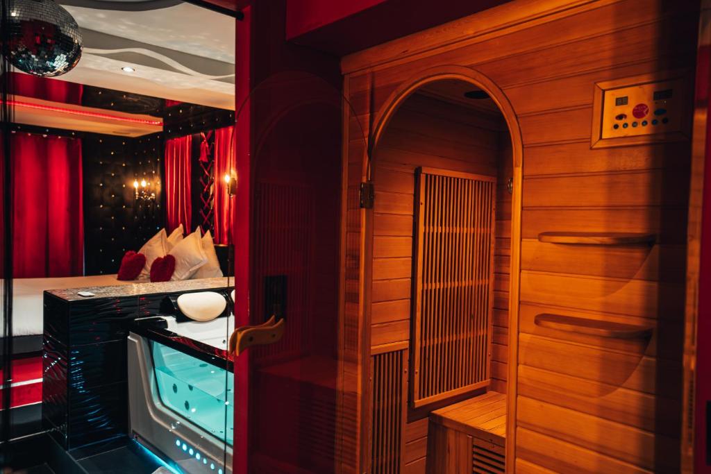 Le Cabaret VIP Spa — love room à Lyon 7