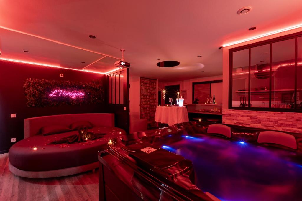Love Room avec jacuzzi — love room à Toulouse