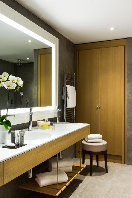 Hôtel Barrière L'Hôtel du Golf — love room à Deauville