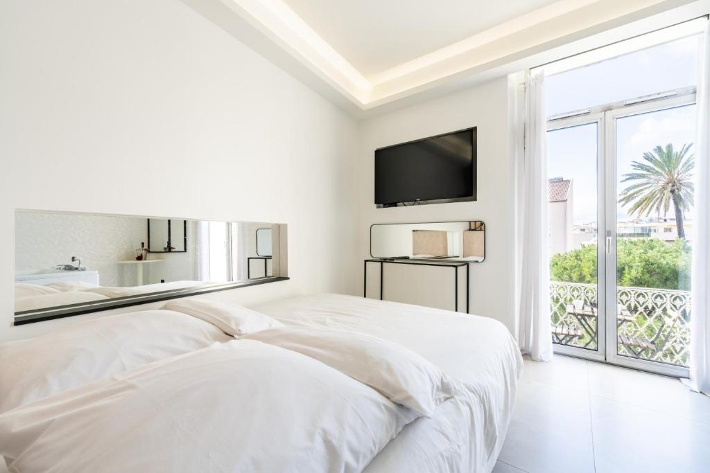 Suite luxe jacuzzi — love room à Cannes