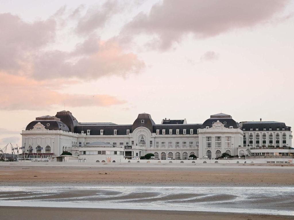 Cures Marines Hotel — love room à Trouville-sur-Mer