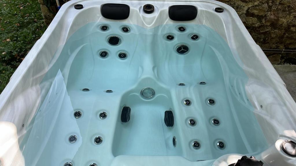 Roulotte avec Spa — love room à La Capelle-Bleys