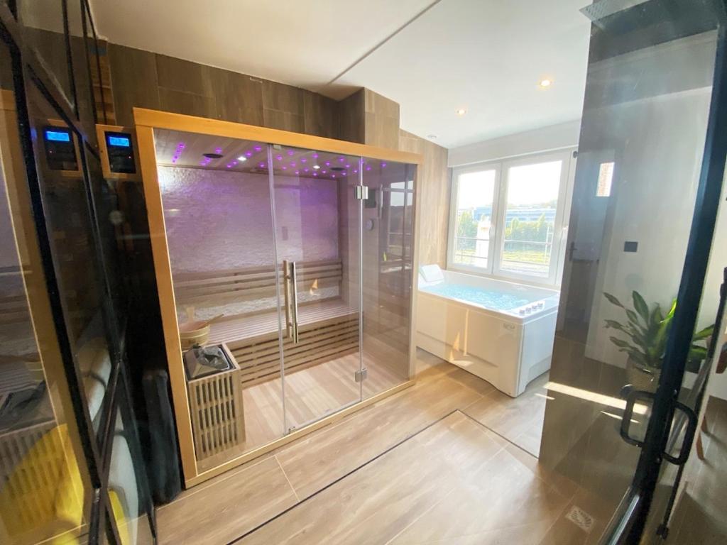 Capsule Gaming — love room à Valenciennes