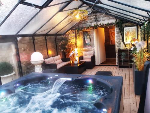 Nuances d'Alcôves — love room à Trévron