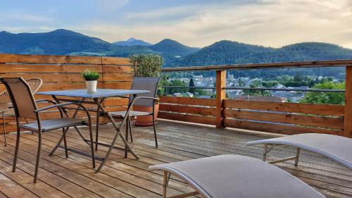 Vue imprenable et jacuzzi 4 Etoiles — love room à Bagnères-de-Bigorre