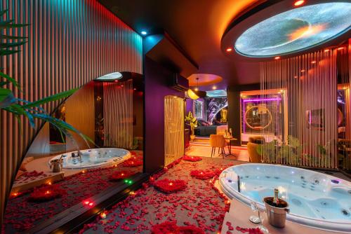 Insolite Spa Privatif Suite étoilée — love room à Albi